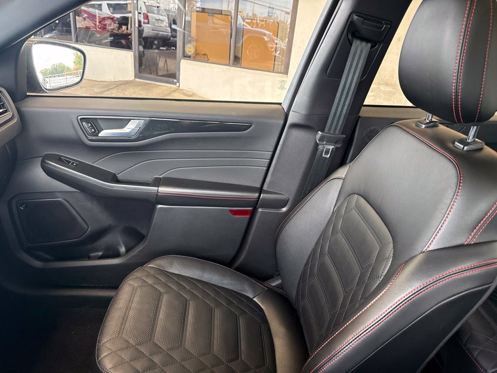 Used 2023 Ford Escape ST-Line Elite w/ Premium Technology Package AWD/4WD image 28
