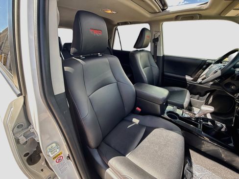 Used 2019 Toyota 4Runner TRD Off-Road Premium AWD/4WD image 32