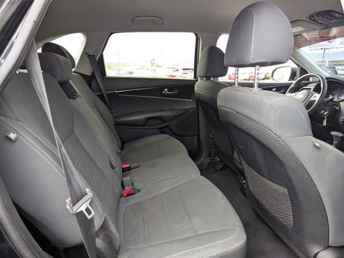 Used 2019 Kia Sorento AWD image 30