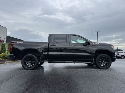 Used 2025 Chevrolet Silverado 1500 LT Trail Boss w/ Convenience Package II AWD/4WD image 11