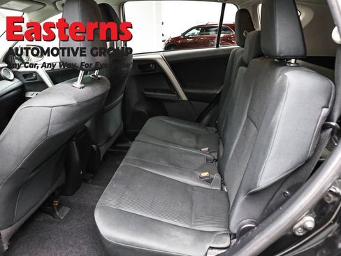 Used 2018 Toyota RAV4 LE w/ All Weather Liner Package FWD image 20