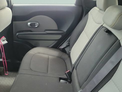 Used 2015 Kia Soul + FWD image 5