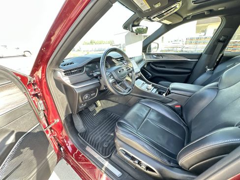 Used 2021 Jeep Grand Cherokee L Overland w/ Advanced Protech Group III AWD/4WD image 10