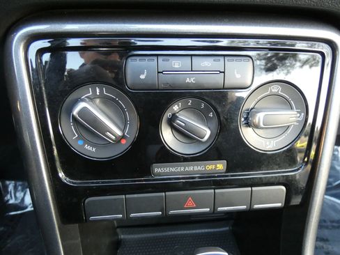 Used 2018 Volkswagen Beetle 2.0T S image 48