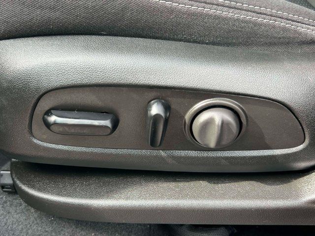 Used 2024 GMC Terrain SLE w/ Driver Convenience Package AWD/4WD image 19