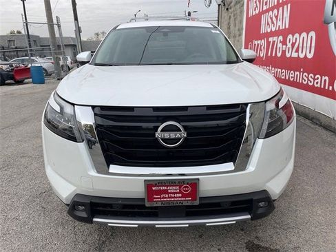 New 2025 Nissan Pathfinder SL image 9