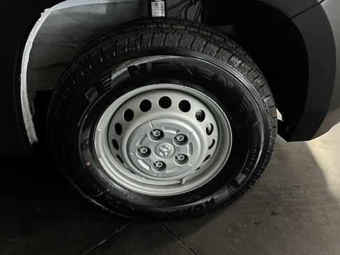 Used 2024 RAM ProMaster 3500 w/ Delivery Van Package image 27