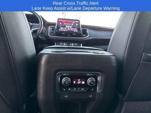 Used 2021 Chevrolet Suburban Z71 w/ Z71 Signature Package image 15