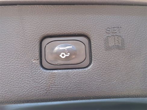 Used 2022 Ford Edge Titanium image 15