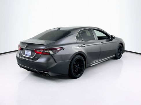 Used 2022 Toyota Camry SE image 5