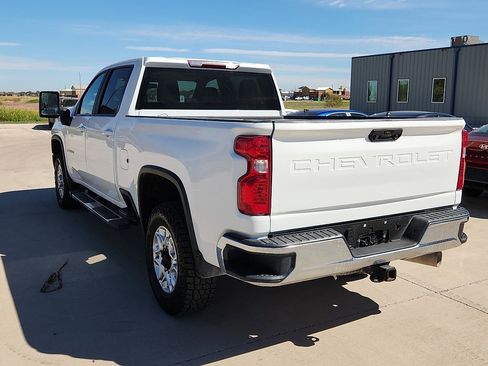 Used 2023 Chevrolet Silverado 2500 LT w/ Convenience Package image 2