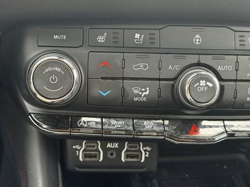 Certified 2025 Dodge Durango GT image 40