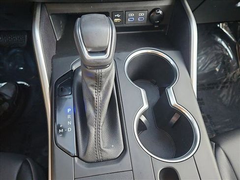 Used 2022 Toyota Highlander XLE image 12