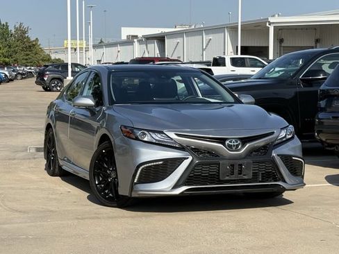 Used 2024 Toyota Camry XSE FWD image 2