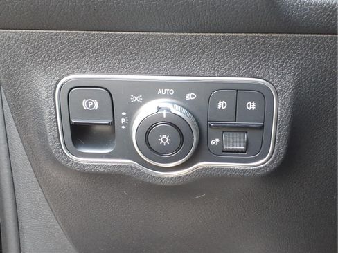 Certified 2025 Mercedes-Benz GLB 250 4MATIC image 22