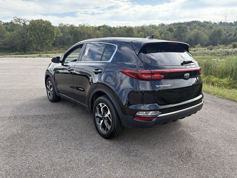 Used 2021 Kia Sportage LX image 3