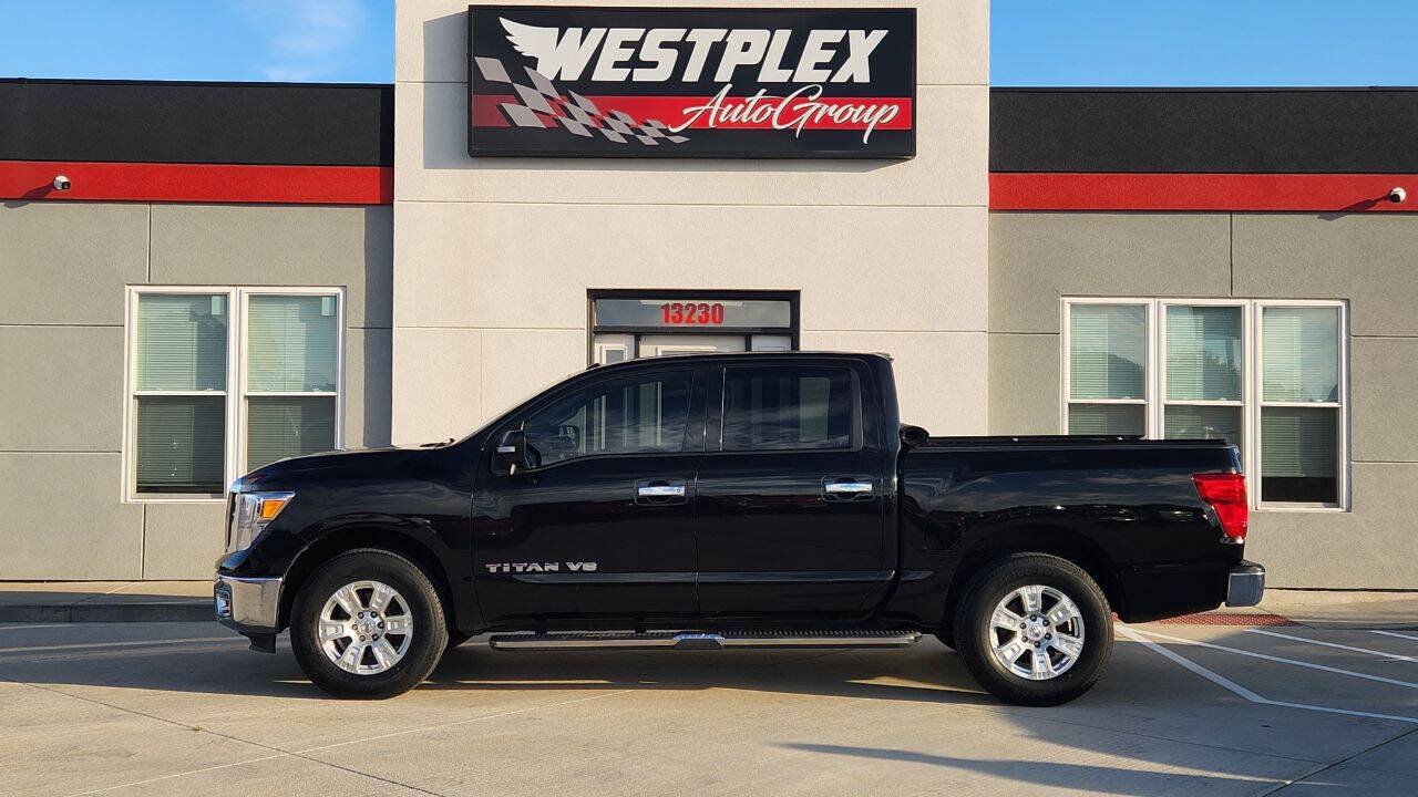 Used 2018 Nissan Titan SV AWD/4WD image 26
