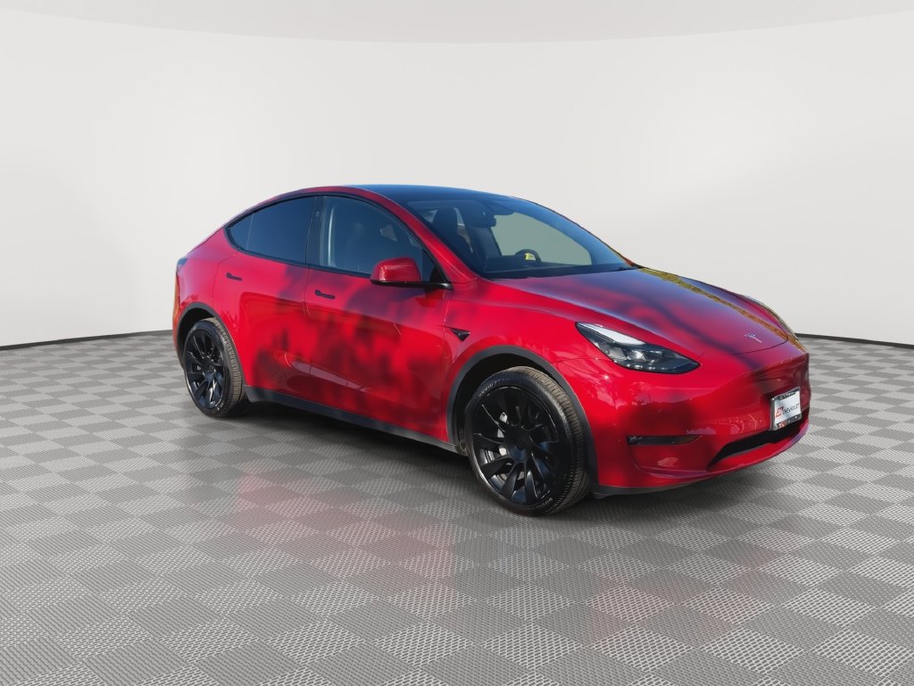 Used 2023 Tesla Model Y AWD image 2
