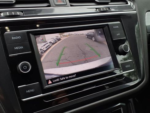 Certified 2024 Volkswagen Tiguan S image 28