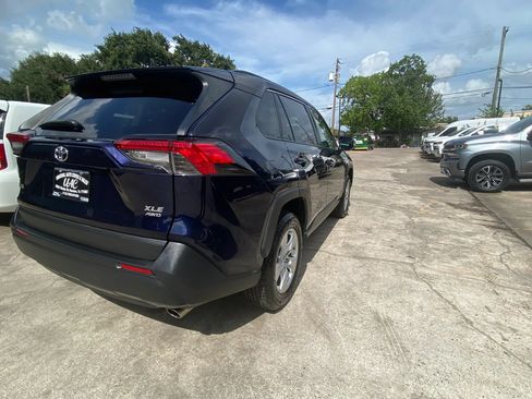 Used 2019 Toyota RAV4 XLE w/ Carpet Mat Package AWD/4WD image 8