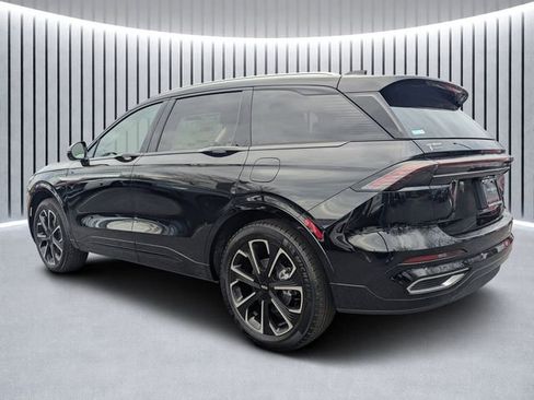 New 2026 Lincoln Nautilus Reserve image 5