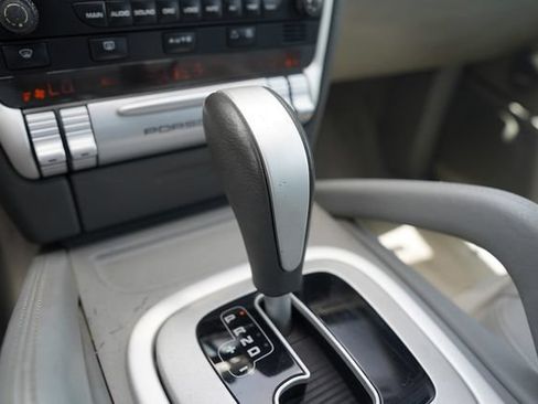 Used 2005 Porsche Cayenne Turbo AWD/4WD image 35