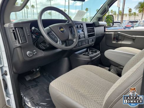 Used 2025 Chevrolet Express 3500 LT w/ LT Preferred Equipment Group RWD image 17