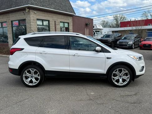 Used 2019 Ford Escape Titanium image 4
