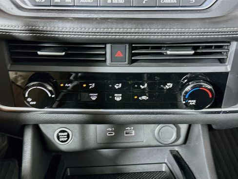 Used 2023 Nissan Rogue S FWD image 23