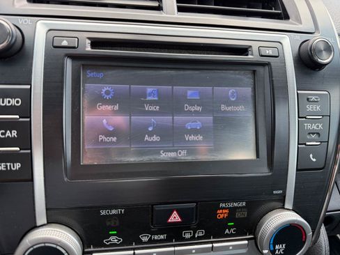 Used 2014 Toyota Camry SE FWD image 31