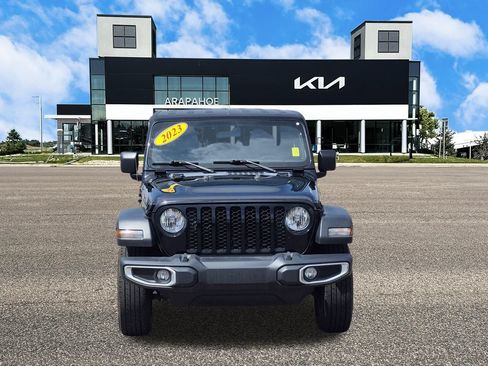 Used 2023 Jeep Gladiator Sport AWD/4WD image 3