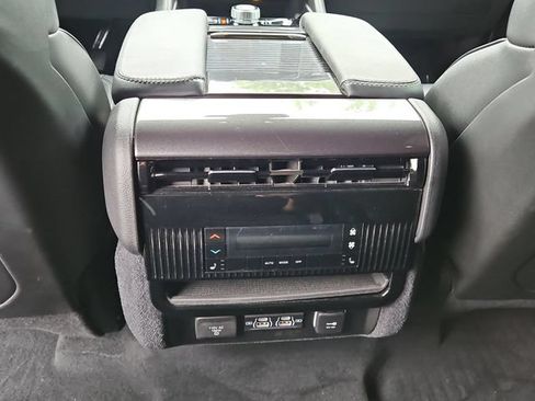 Used 2024 Jeep Wagoneer 2WD w/ Convenience Group I image 22