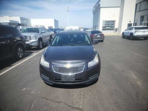 Used 2014 Chevrolet Cruze LT image 2