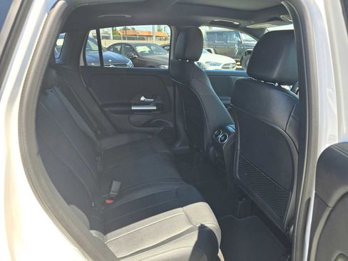 New 2025 Mercedes-Benz GLA 250 4MATIC image 12