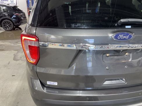 Used 2017 Ford Explorer Limited w/ Equipment Group 301A AWD/4WD image 12