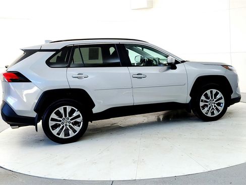 Certified 2022 Toyota RAV4 XLE Premium image 6