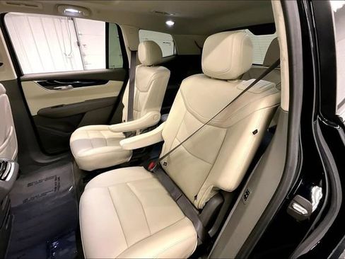 Used 2022 Cadillac XT6 Premium Luxury w/ Technology Package FWD image 24