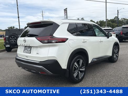 Used 2022 Nissan Rogue SL w/ SL Premium Package FWD image 5