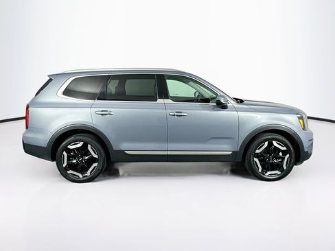 Used 2025 Kia Telluride S FWD image 10