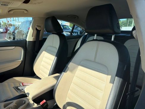 Used 2012 Volkswagen CC Sport FWD image 14