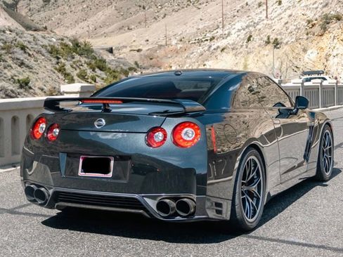 Used 2014 Nissan GT-R Premium AWD/4WD image 10