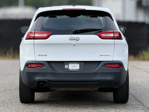 Used 2016 Jeep Cherokee Sport w/ Cold Weather Group AWD/4WD image 4