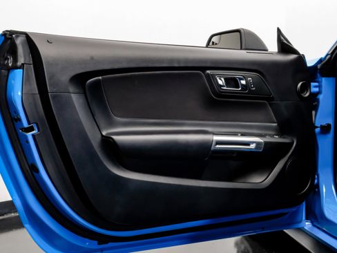 Used 2017 Ford Mustang GT image 38