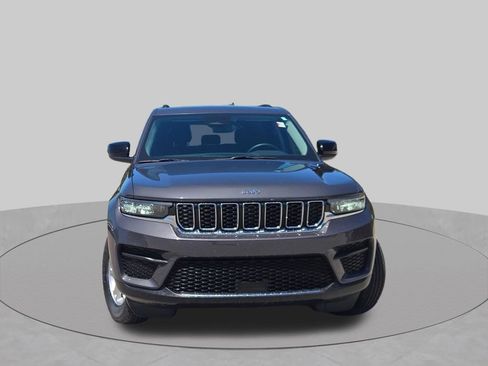 Used 2023 Jeep Grand Cherokee Laredo AWD/4WD image 4