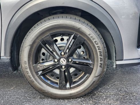 Used 2022 Nissan Kicks S image 6