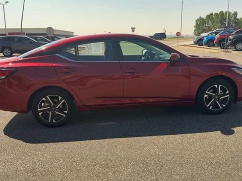 Used 2024 Nissan Sentra SV FWD image 9