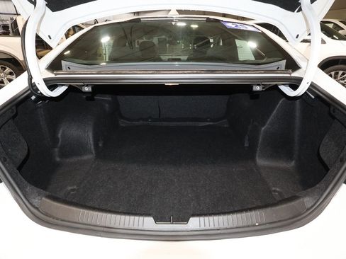 Certified 2025 Chevrolet Malibu LT image 24