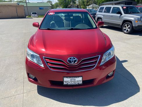 Used 2010 Toyota Camry LE FWD image 3