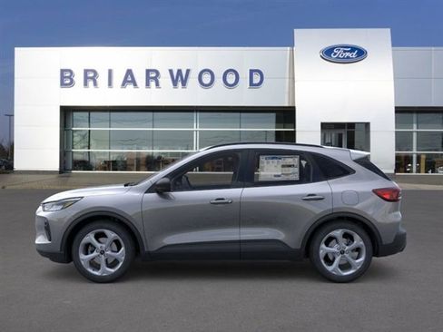 Used 2026 Ford Escape ST-Line w/ Tech Pack #1 AWD/4WD image 3