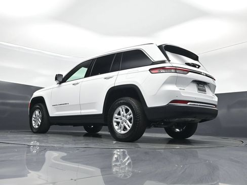 Used 2025 Jeep Grand Cherokee Laredo w/ Luxury Tech Group I AWD/4WD image 44